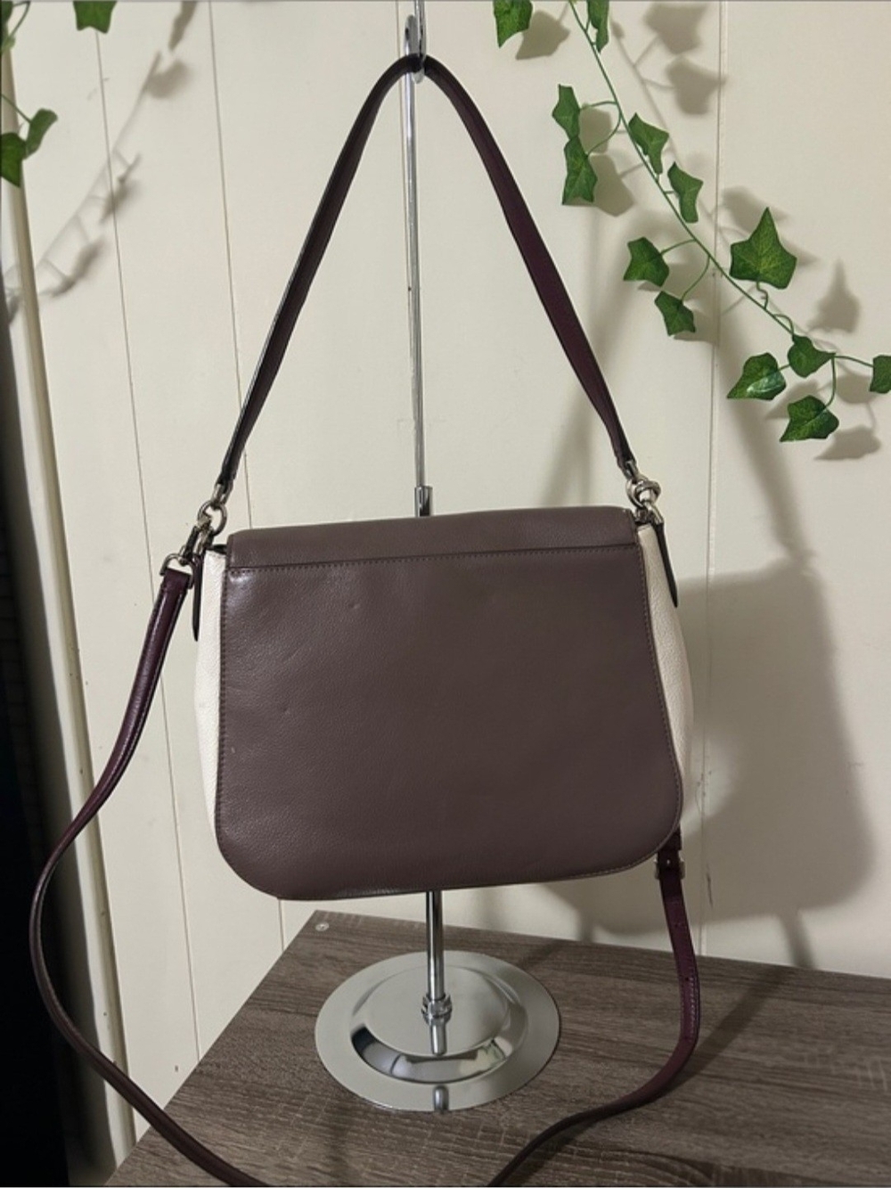 kate spade taupe and cream crossbody saddle bag - Picture 4 of 10